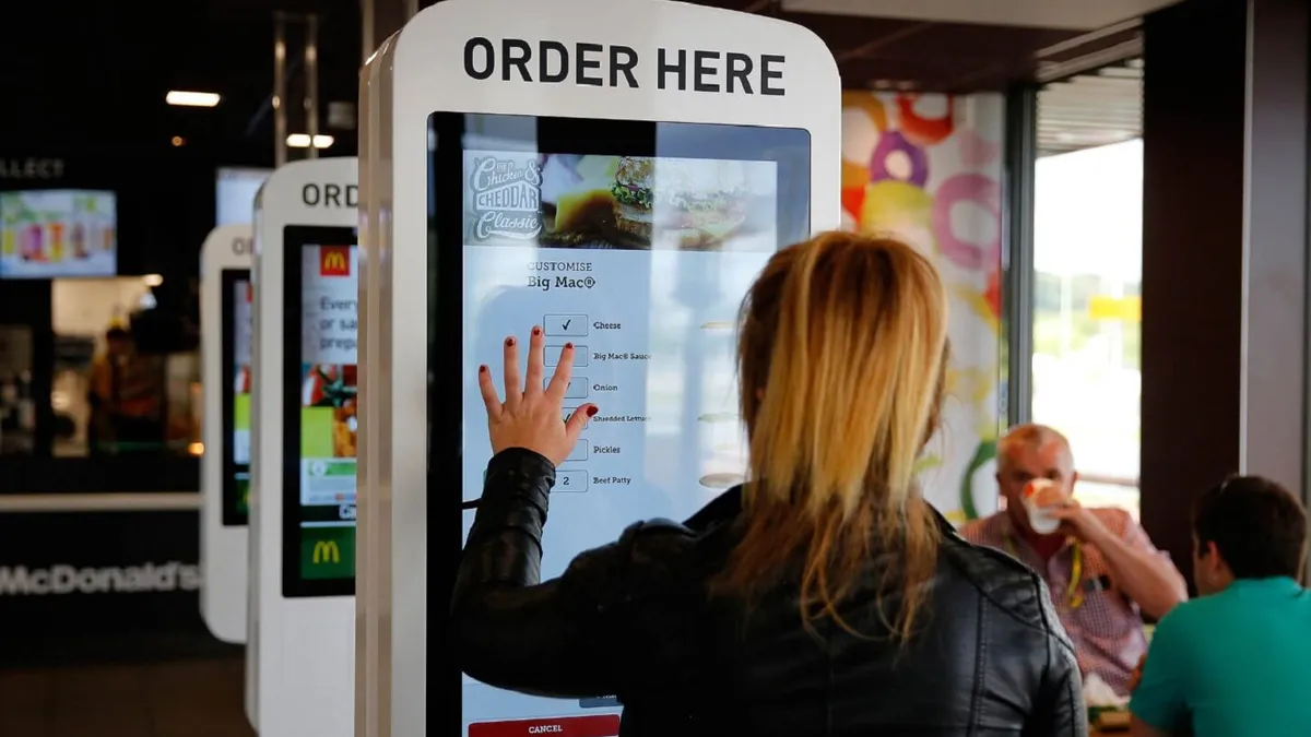 Pruebas de desinfección con Nanoksi en McDonald's